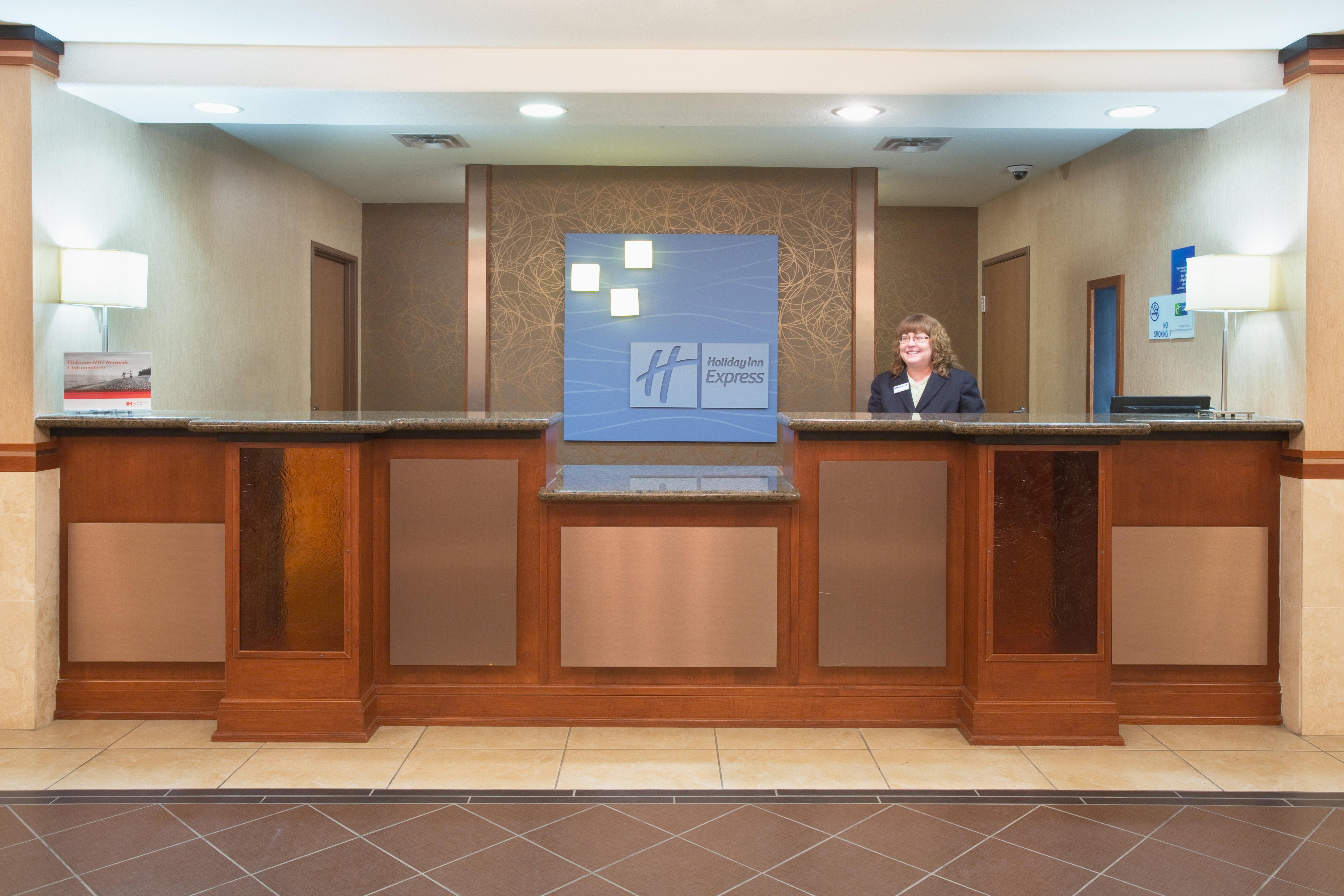 Holiday Inn Express And Suites Los Alamos Entrada Park By Ihg Bagian luar foto
