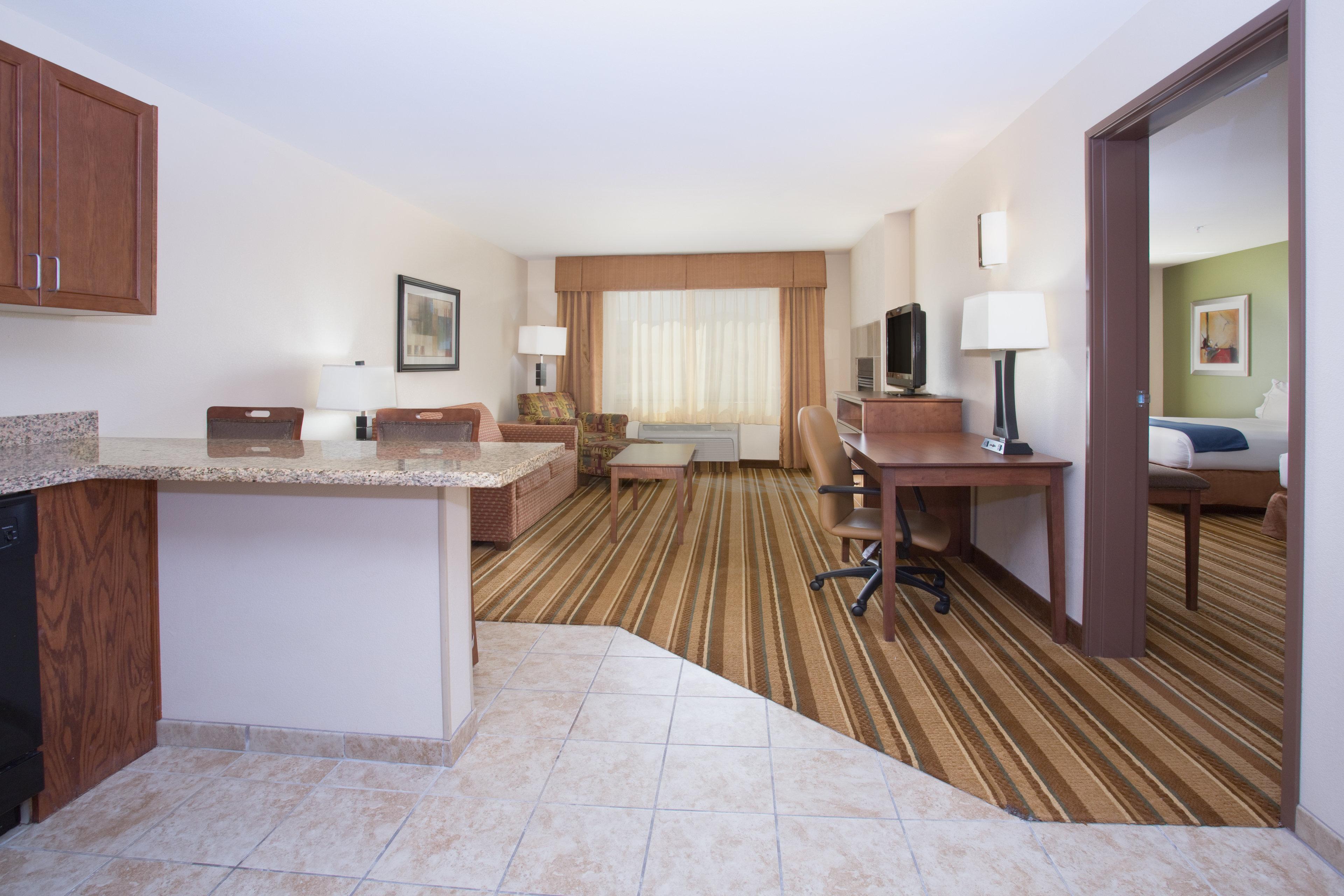 Holiday Inn Express And Suites Los Alamos Entrada Park By Ihg Bagian luar foto