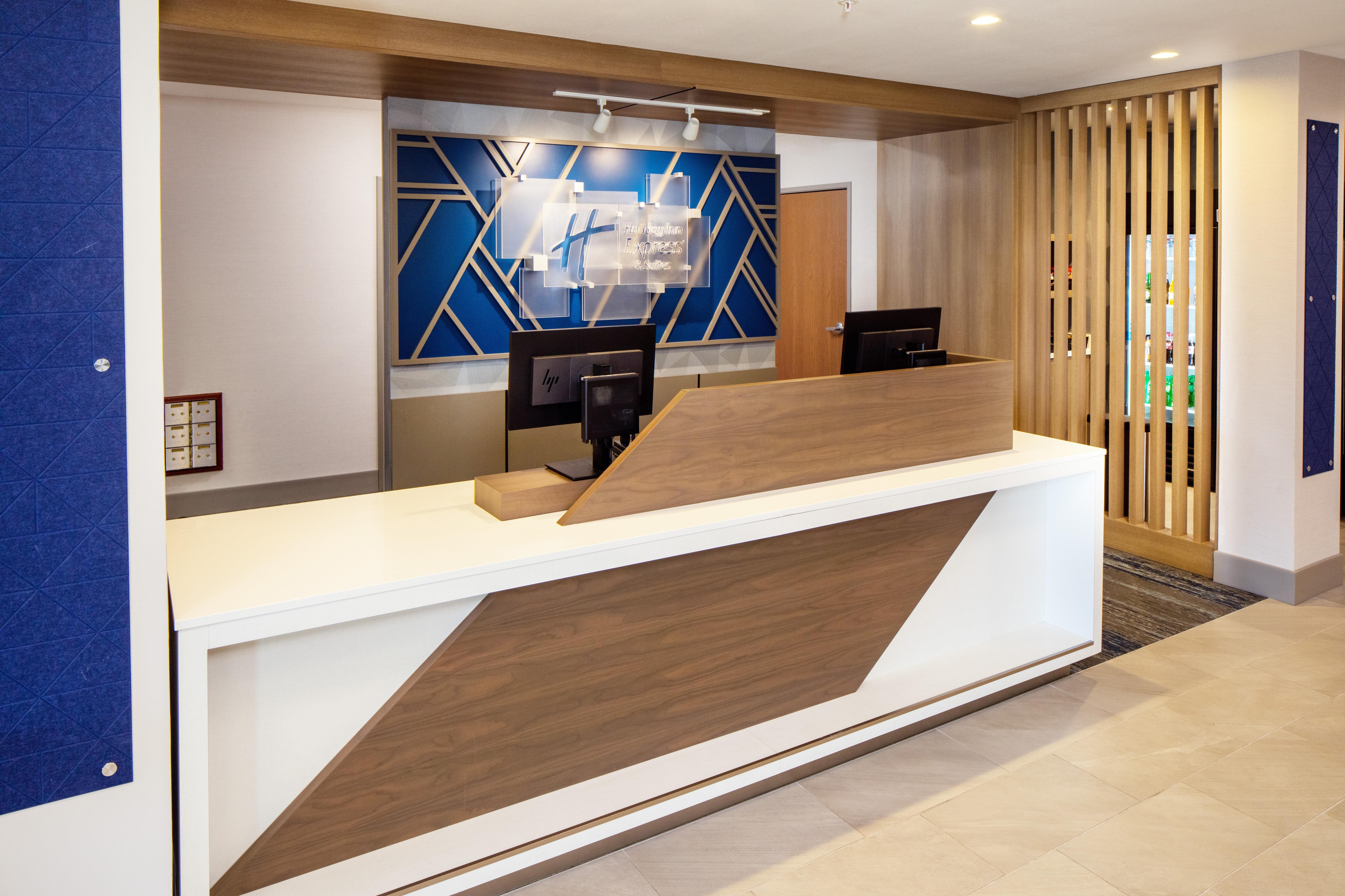 Holiday Inn Express And Suites Los Alamos Entrada Park By Ihg Bagian luar foto