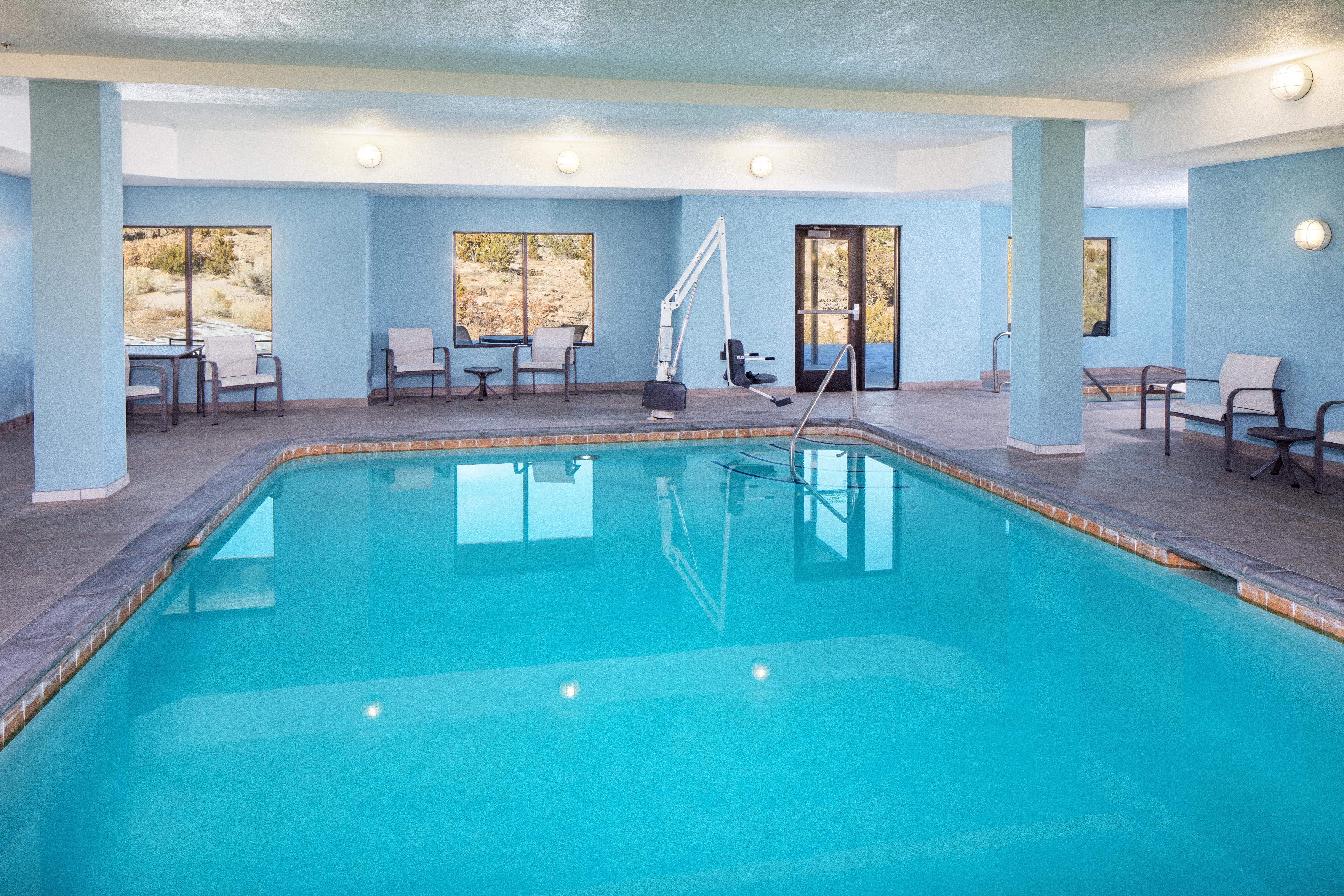 Holiday Inn Express And Suites Los Alamos Entrada Park By Ihg Bagian luar foto