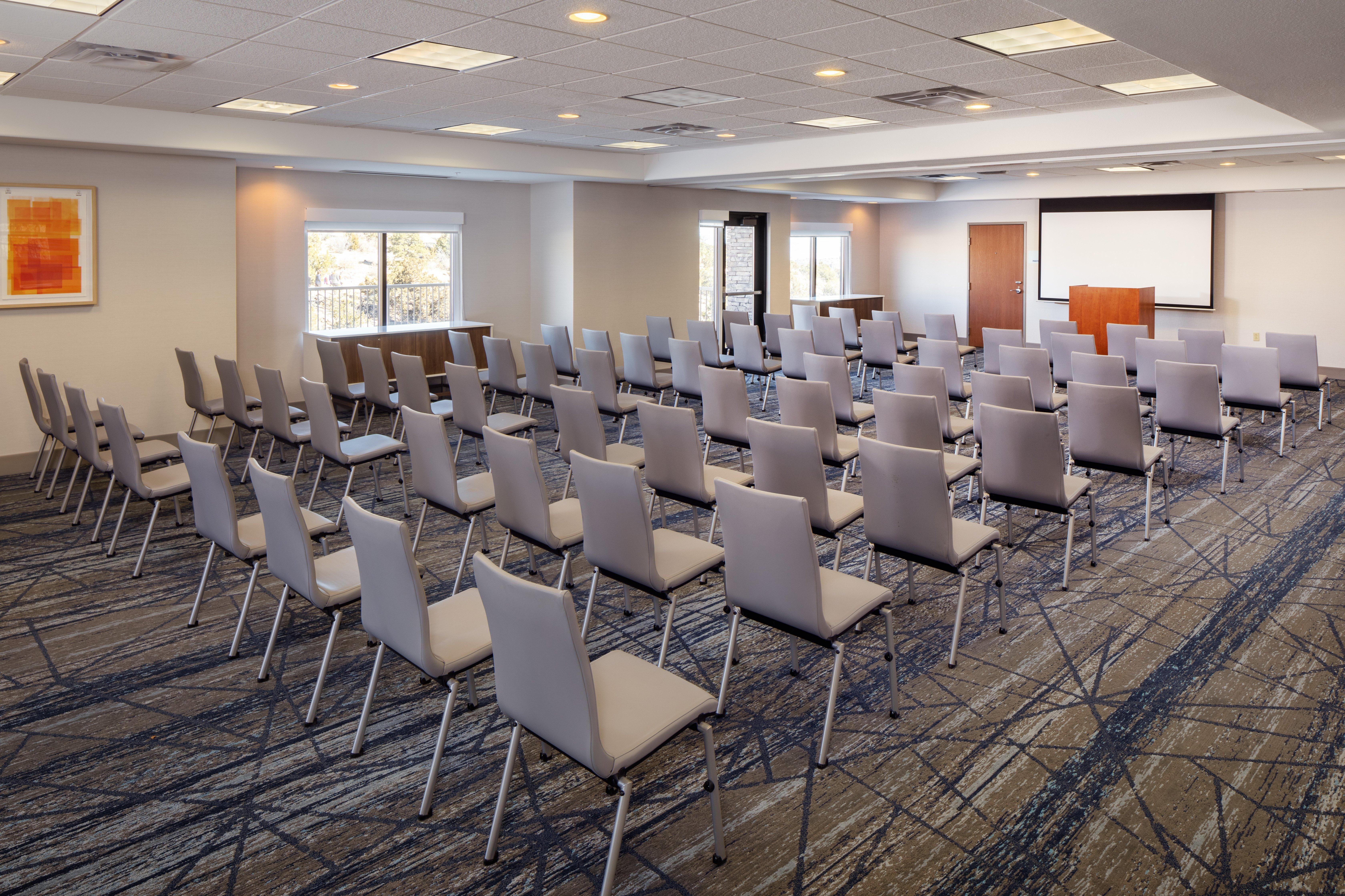 Holiday Inn Express And Suites Los Alamos Entrada Park By Ihg Bagian luar foto